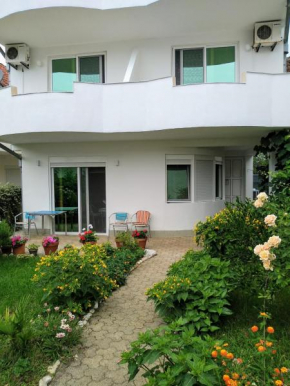 Apartments and Rooms Mila